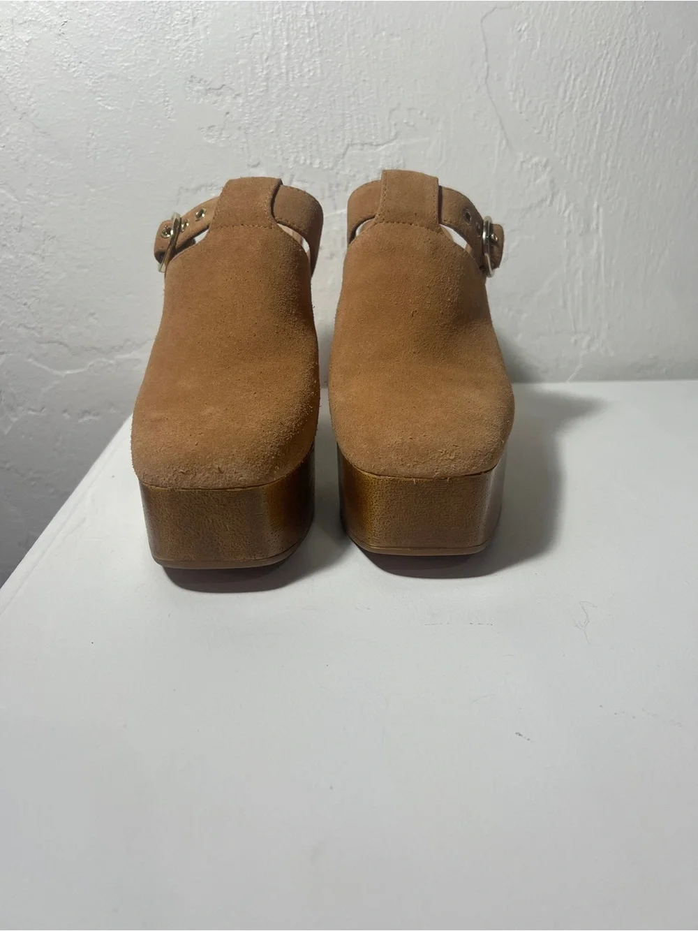 Gianni Bini Sotelo Platform Clogs